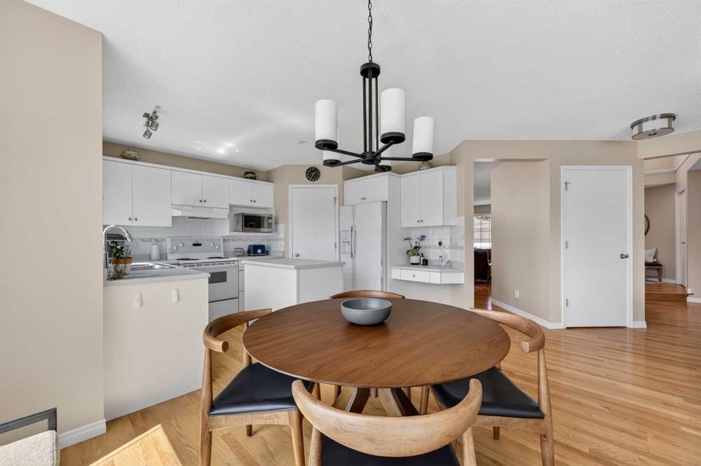 213 Citadel Gardens Nw, Calgary, AB - Indoor