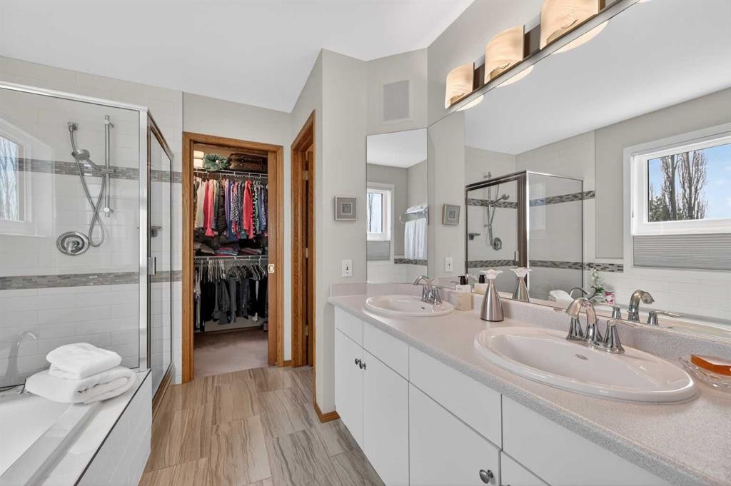 213 Citadel Gardens Nw, Calgary, AB - Indoor Photo Showing Bathroom