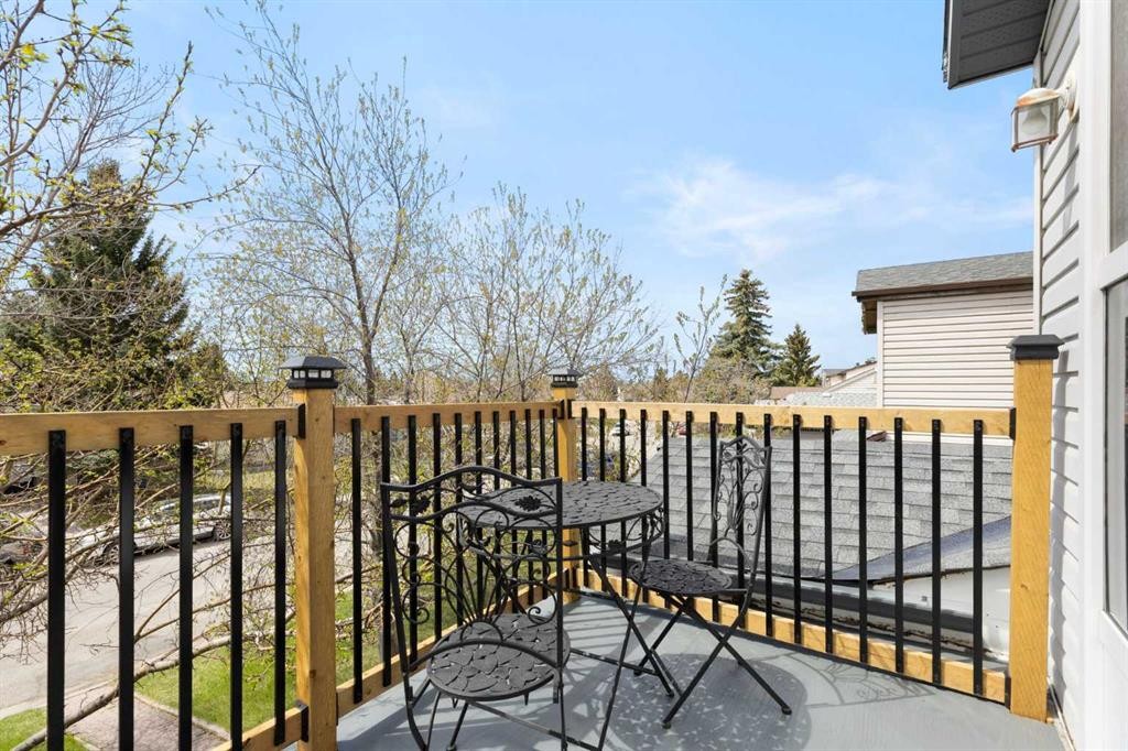 84 Abingdon Crescent Ne, Calgary, AB - Outdoor With Exterior