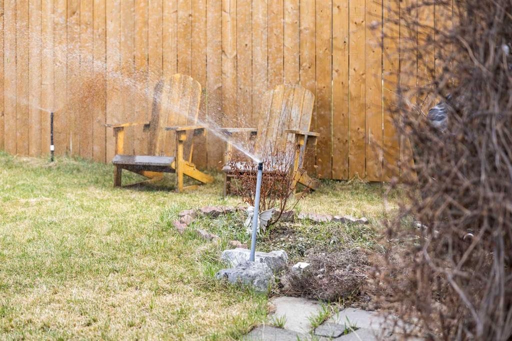 84 Abingdon Crescent Ne, Calgary, AB - Outdoor