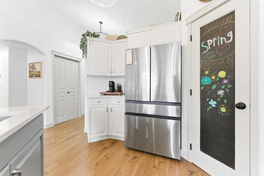212 Cove Drive, Chestermere, AB - Indoor Photo Showing Kitchen With Stainless Steel Kitchen