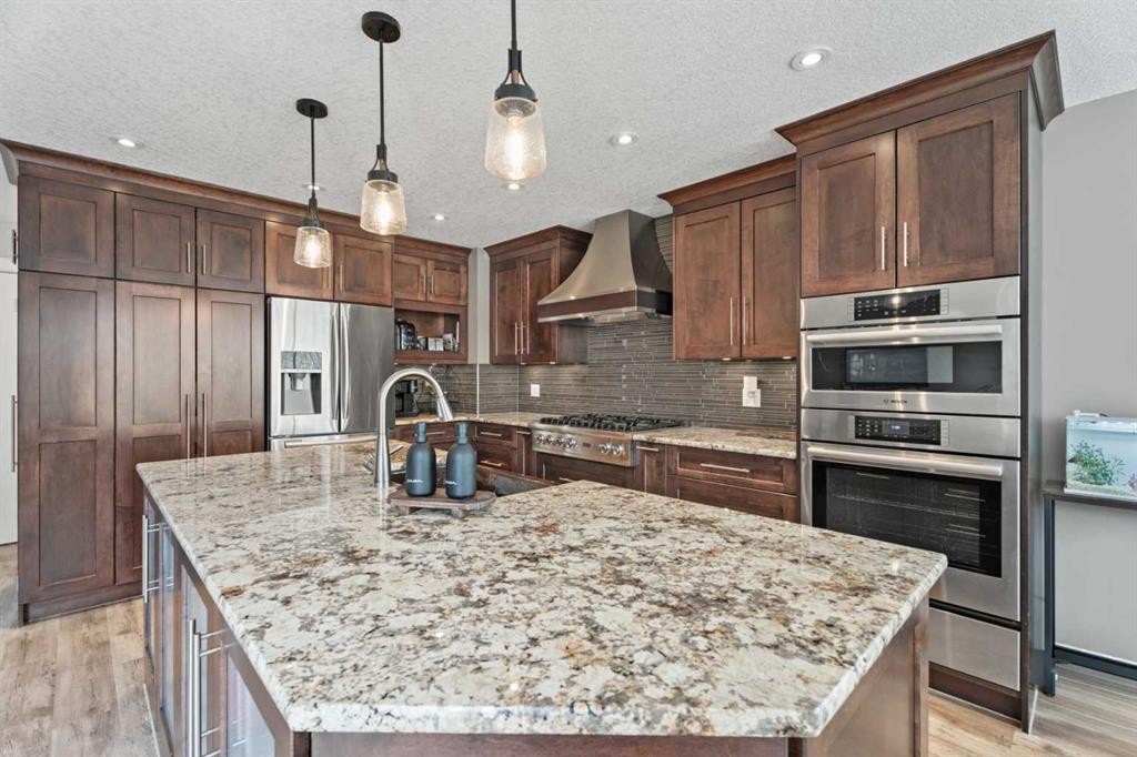 31 Brightondale Close Se, Calgary, AB - Indoor Photo Showing Kitchen With Upgraded Kitchen