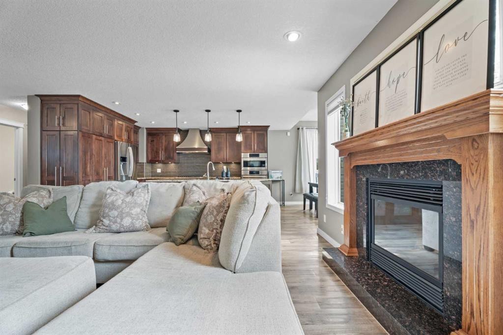 31 Brightondale Close Se, Calgary, AB - Indoor Photo Showing Dining Room