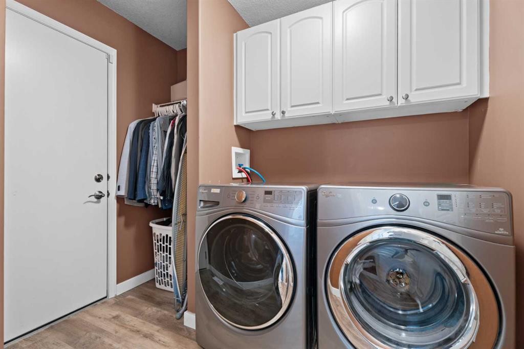 31 Brightondale Close Se, Calgary, AB - Indoor Photo Showing Other Room