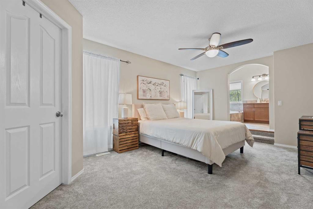 31 Brightondale Close Se, Calgary, AB - Indoor Photo Showing Laundry Room