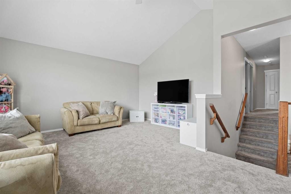 31 Brightondale Close Se, Calgary, AB - Indoor Photo Showing Bedroom