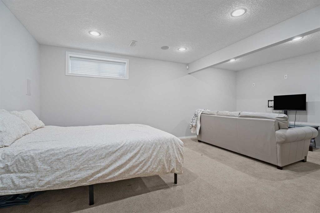 31 Brightondale Close Se, Calgary, AB - Indoor Photo Showing Office