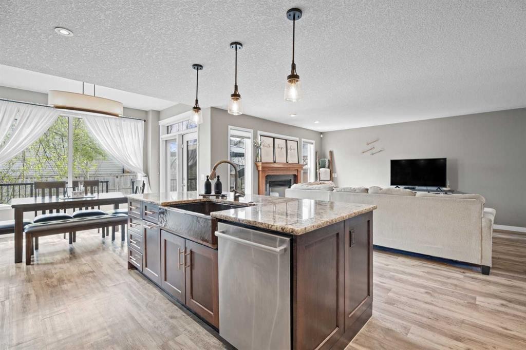 31 Brightondale Close Se, Calgary, AB - Indoor Photo Showing Kitchen With Upgraded Kitchen