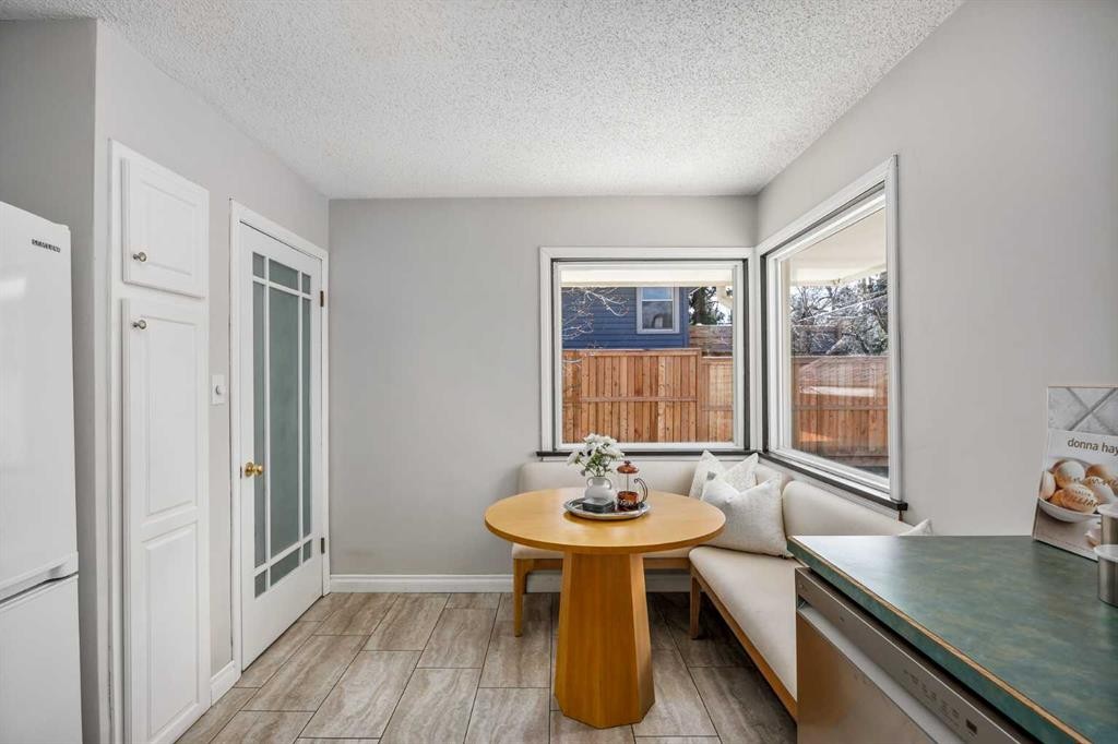 3003 25 Street Sw, Calgary, AB - Indoor