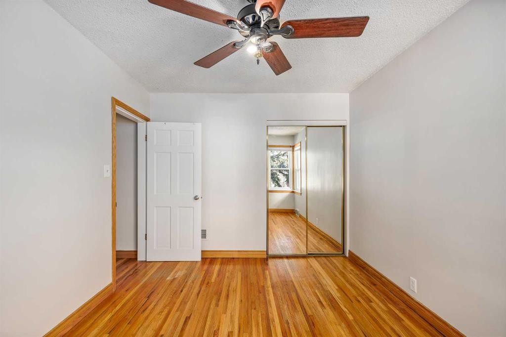 3003 25 Street Sw, Calgary, AB - Indoor Photo Showing Other Room