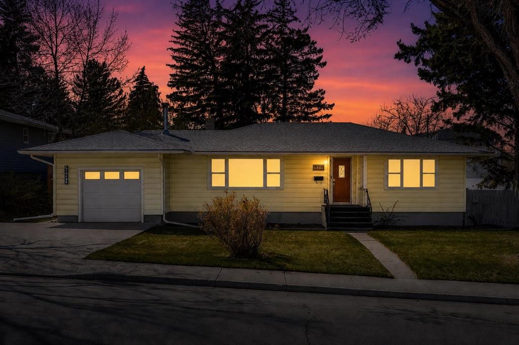 3003 25 Street Sw, Calgary, AB - Outdoor