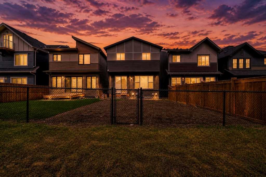 55 Silver Spruce Grove Sw, Calgary, AB - Outdoor