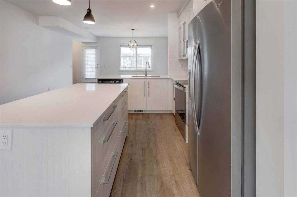 705-50 Cornerstone Passage Ne, Calgary, AB - Indoor Photo Showing Kitchen With Upgraded Kitchen