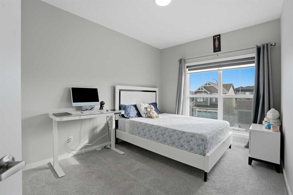 276 Calhoun Crescent Ne, Calgary, AB - Indoor Photo Showing Bedroom