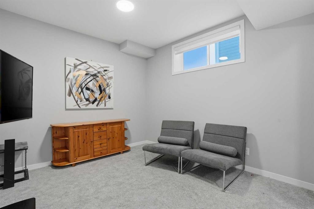 276 Calhoun Crescent Ne, Calgary, AB - Indoor Photo Showing Other Room