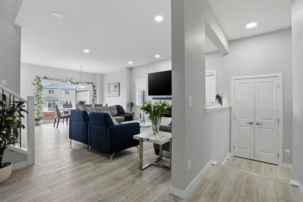 276 Calhoun Crescent Ne, Calgary, AB - Indoor