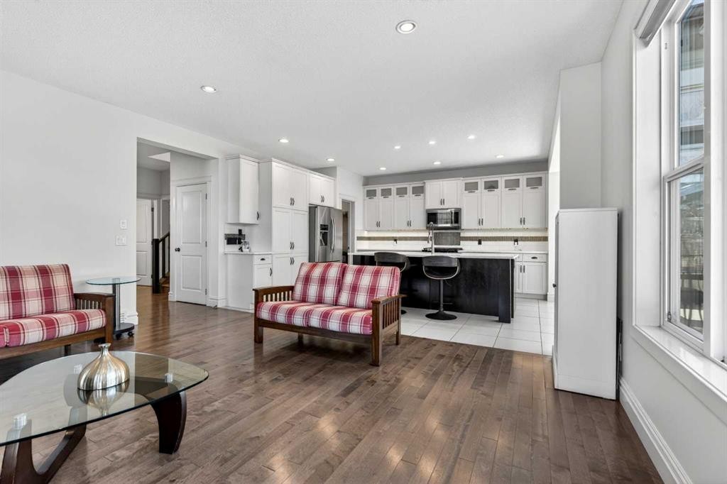 421 Auburn Bay Boulevard Se, Calgary, AB - Indoor Photo Showing Living Room