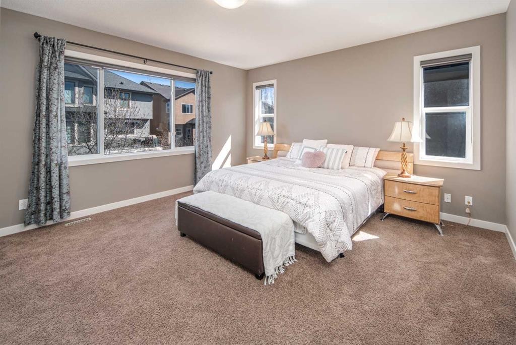 10 Aspenshire Place Sw, Calgary, AB - Indoor Photo Showing Bedroom
