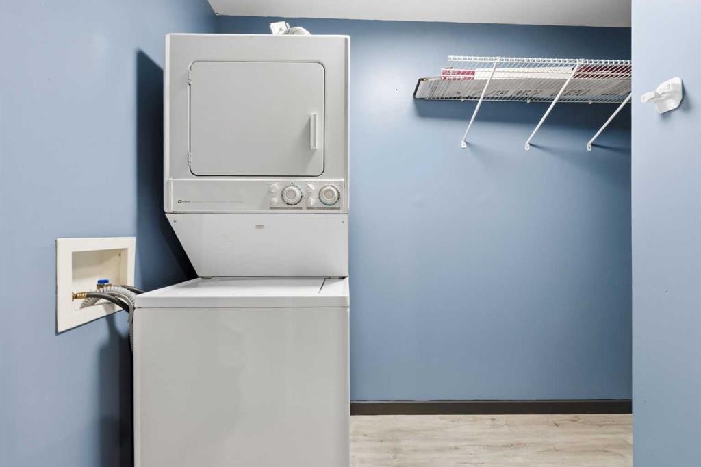 203-3103 Blakiston Drive Nw, Calgary, AB - Indoor Photo Showing Laundry Room