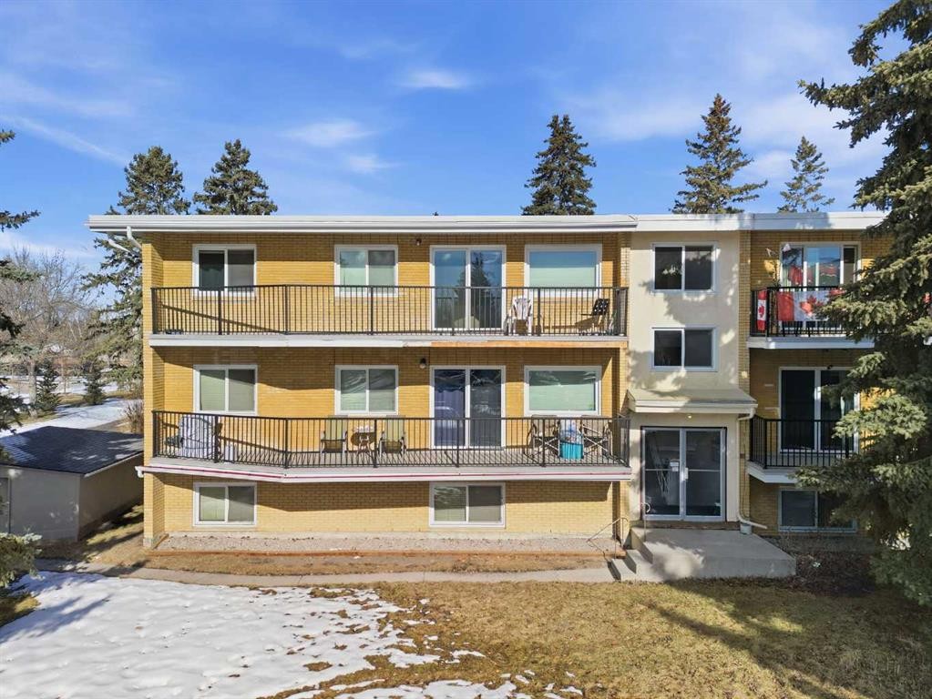 203-3103 Blakiston Drive Nw, Calgary, AB - Outdoor With Balcony