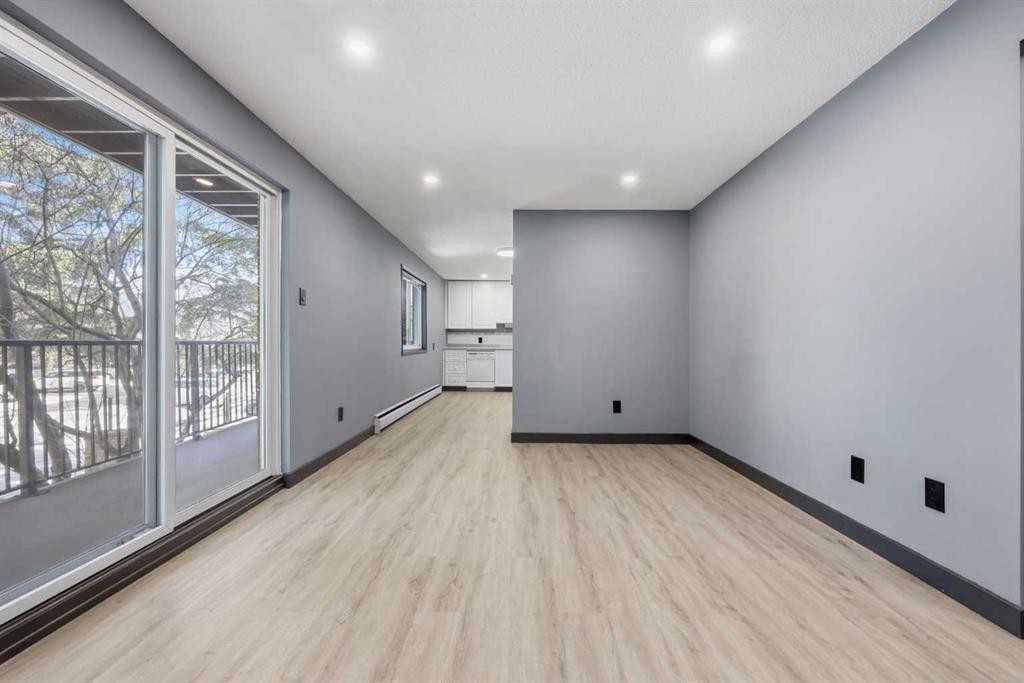 203-3103 Blakiston Drive Nw, Calgary, AB - Indoor Photo Showing Other Room