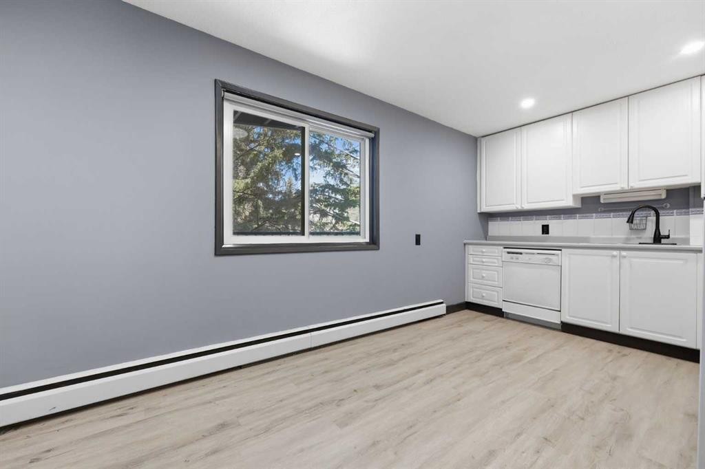203-3103 Blakiston Drive Nw, Calgary, AB - Indoor