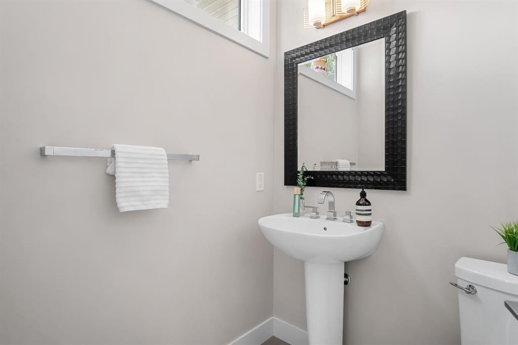 2741 16A Street Se, Calgary, AB