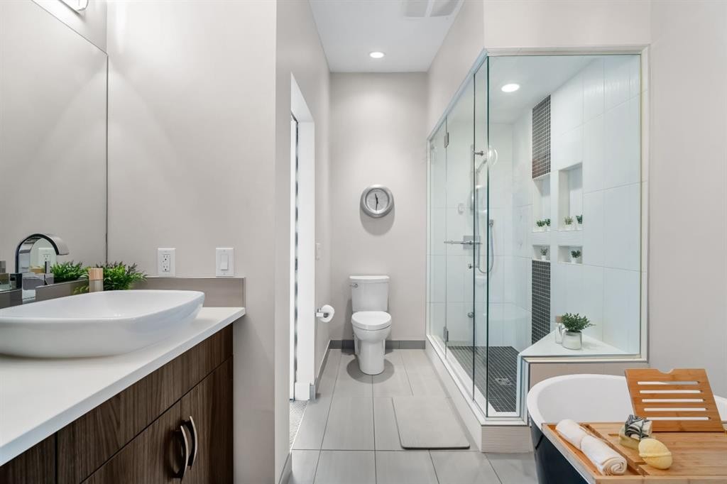 2741 16A Street Se, Calgary, AB
