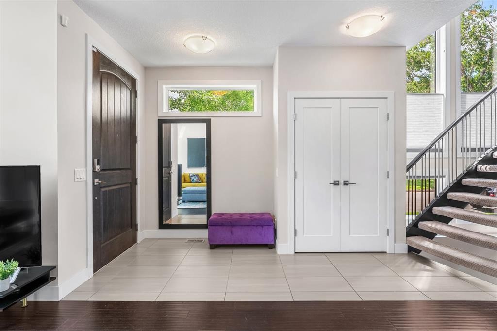 2741 16A Street Se, Calgary, AB