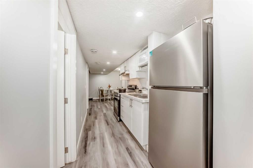 299 Saddlebrook Circle Ne, Calgary, AB - Indoor Photo Showing Other Room