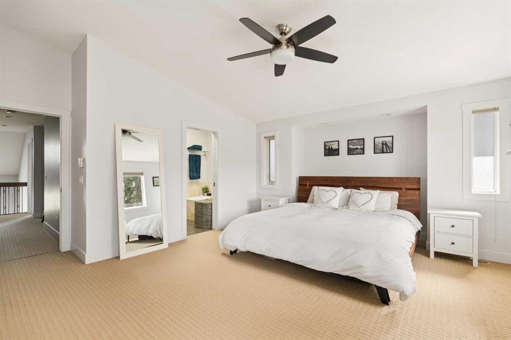 1825 33 Avenue Sw, Calgary, AB - Indoor Photo Showing Bedroom