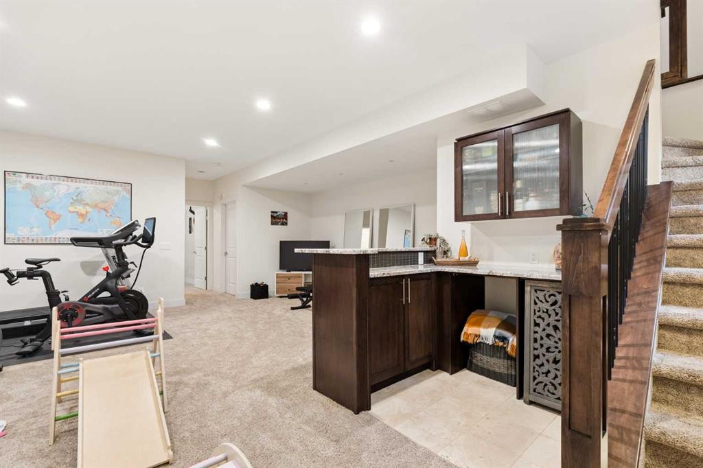 1825 33 Avenue Sw, Calgary, AB - Indoor