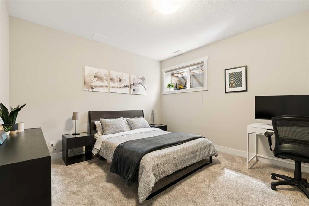 1825 33 Avenue Sw, Calgary, AB - Indoor Photo Showing Bedroom