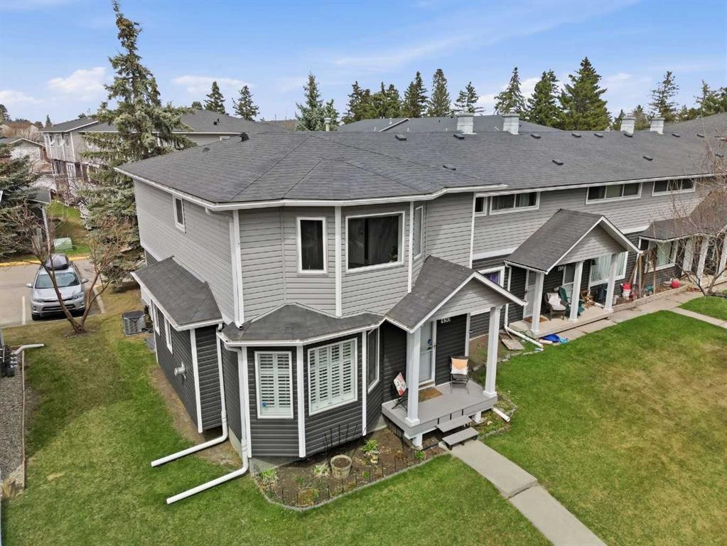 450 Regal Park Ne, Calgary, AB - Outdoor