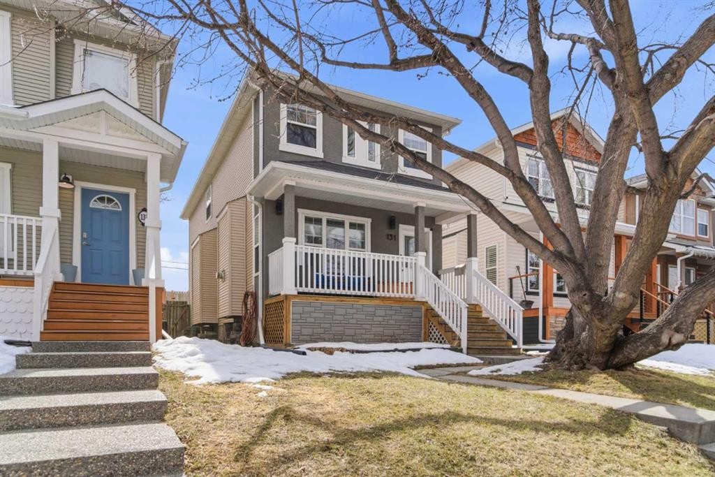 131 25 Avenue Ne, Calgary, AB - Outdoor With Deck Patio Veranda With Facade