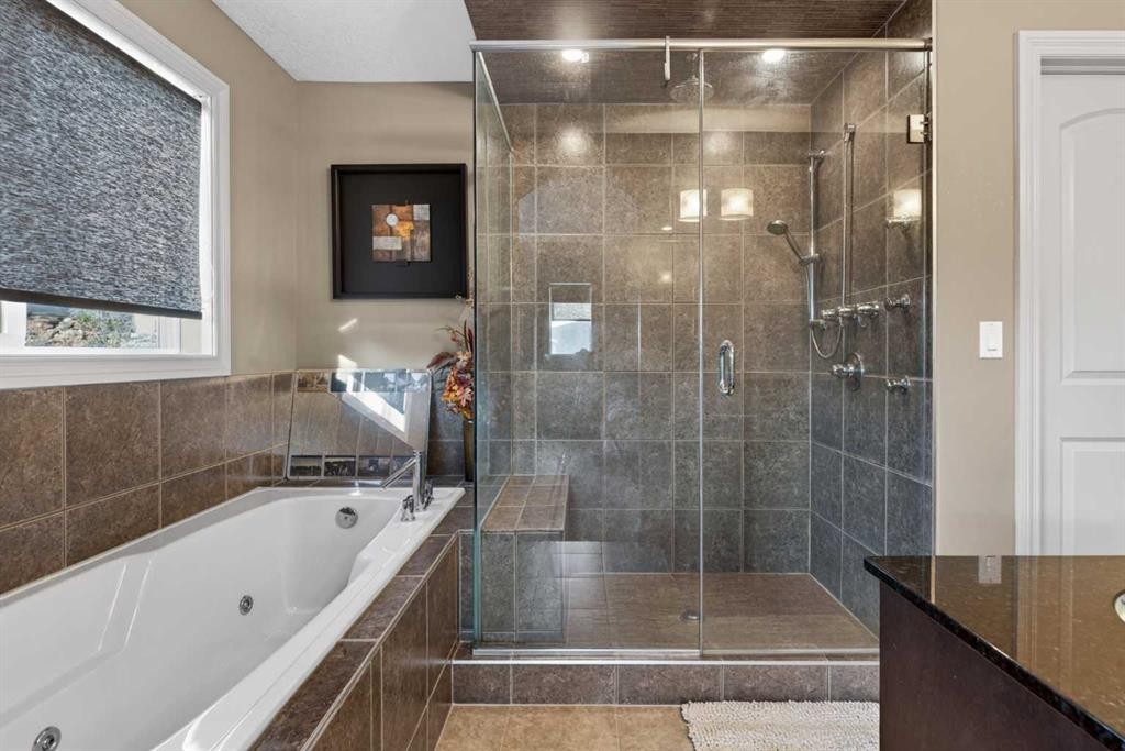 9050 14 Avenue Sw, Calgary, AB - Indoor Photo Showing Bathroom