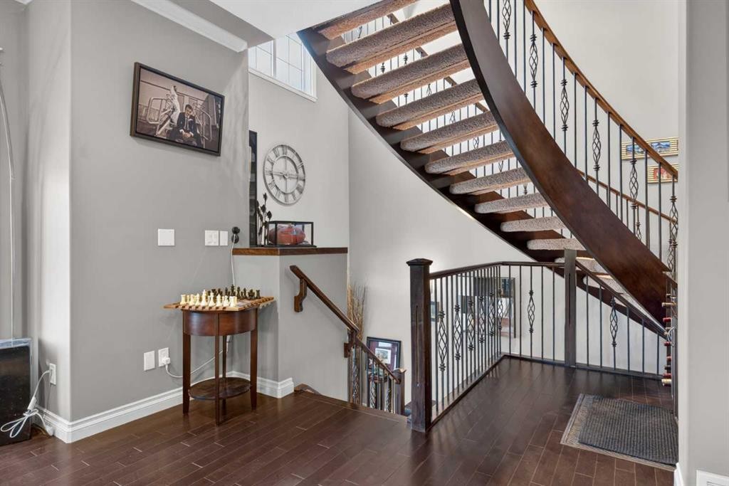 9050 14 Avenue Sw, Calgary, AB - Indoor Photo Showing Other Room