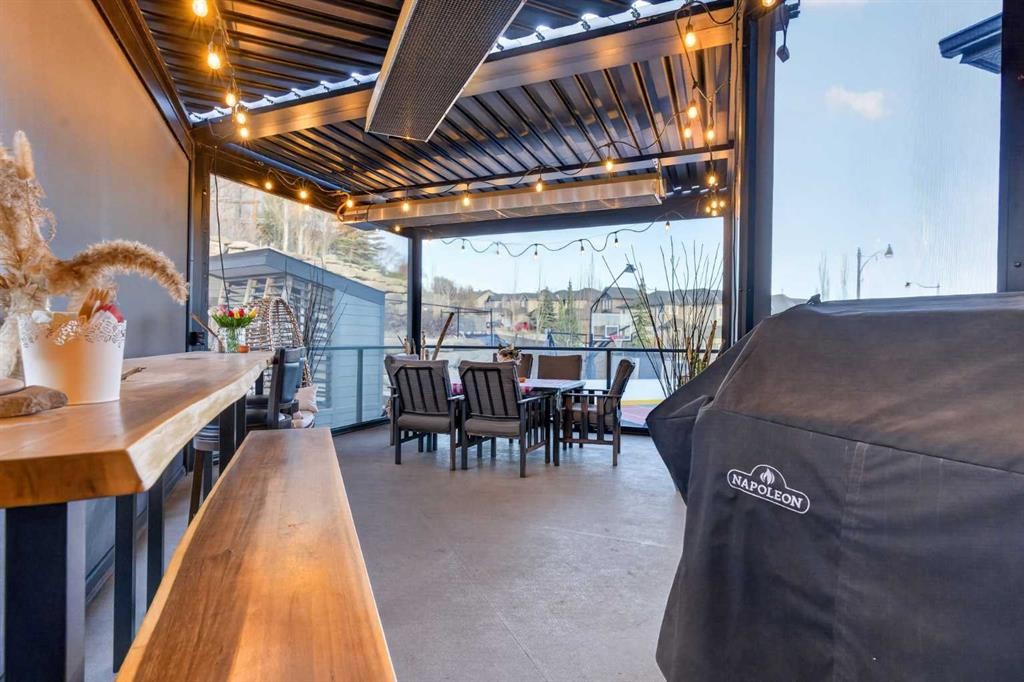 9050 14 Avenue Sw, Calgary, AB - Indoor