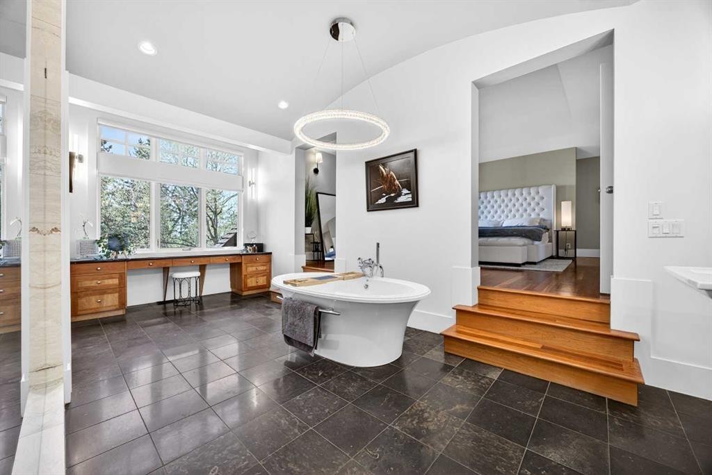 914 36 Avenue Sw, Calgary, AB - Indoor