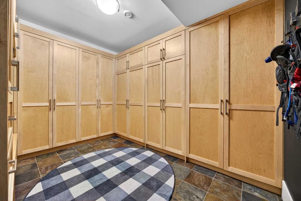 914 36 Avenue Sw, Calgary, AB - Indoor Photo Showing Other Room