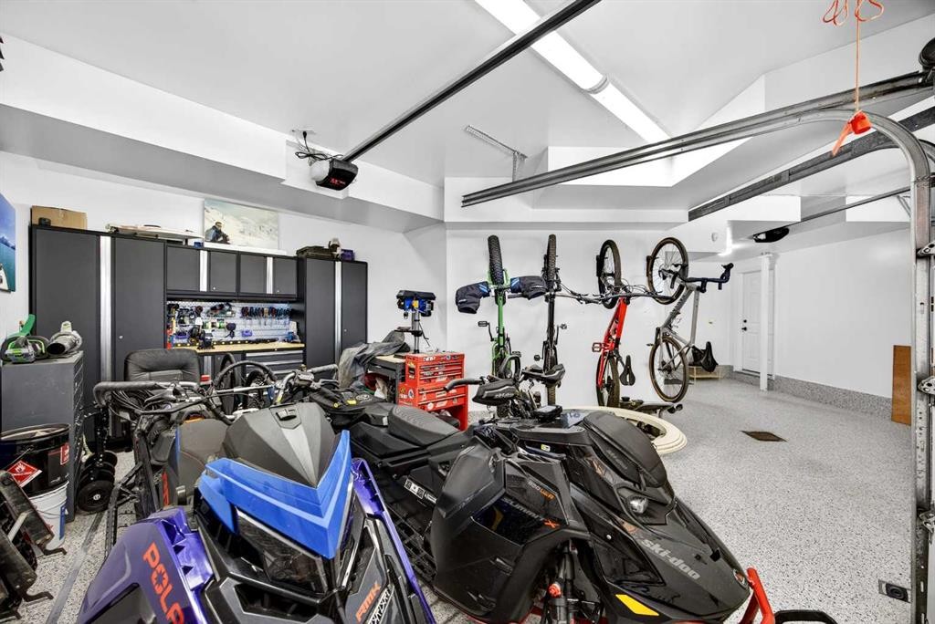 914 36 Avenue Sw, Calgary, AB - Indoor Photo Showing Gym Room