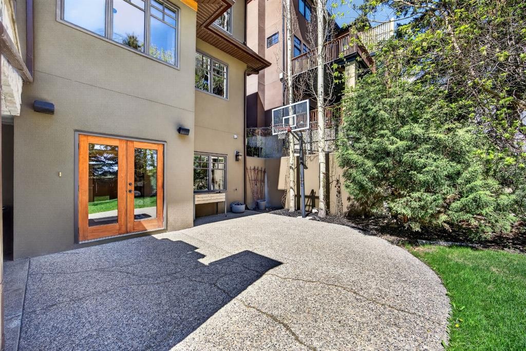 914 36 Avenue Sw, Calgary, AB -