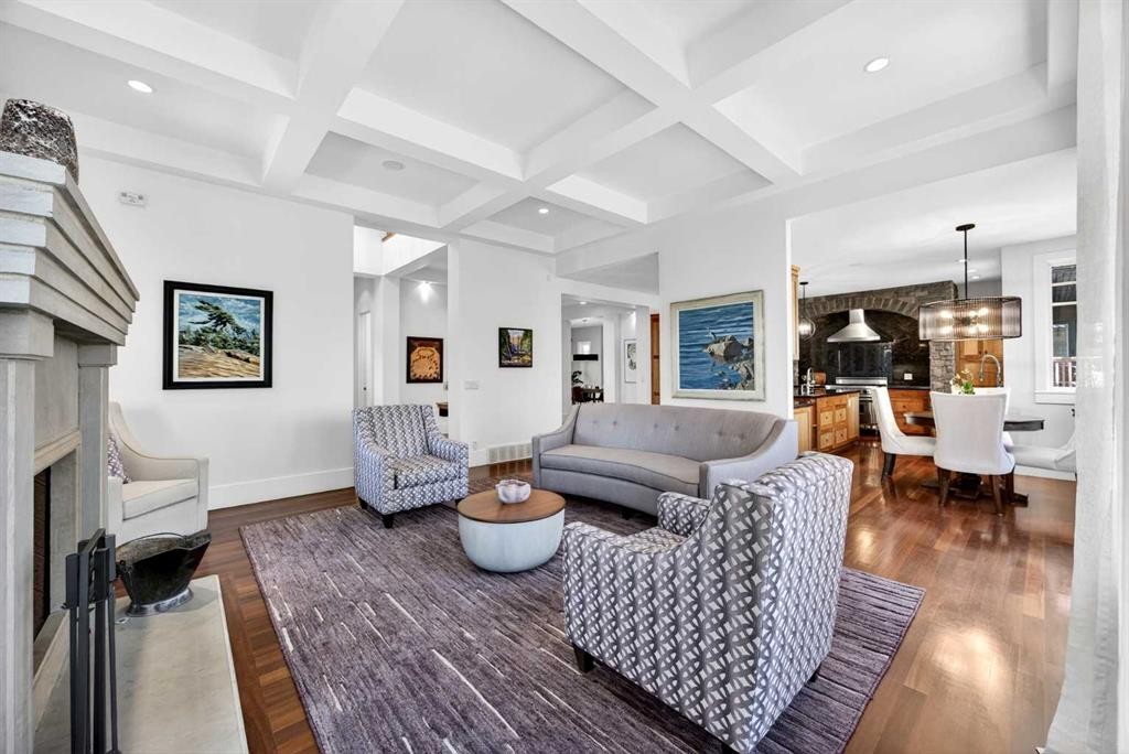 914 36 Avenue Sw, Calgary, AB - Indoor