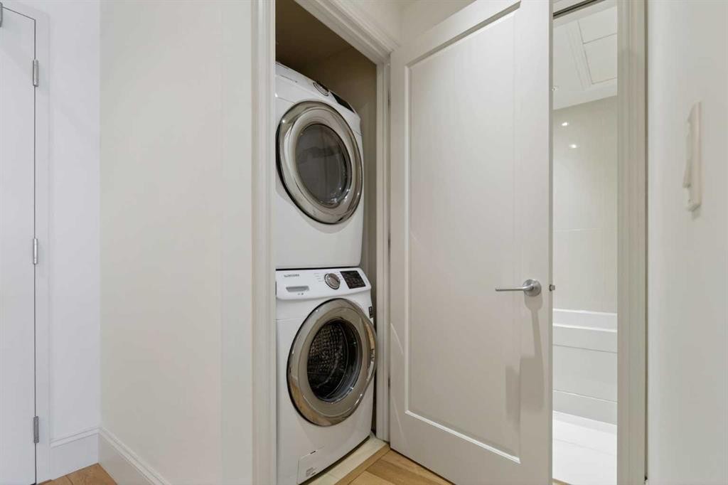 305-221 Quarry Way Se, Calgary, AB - Indoor Photo Showing Laundry Room