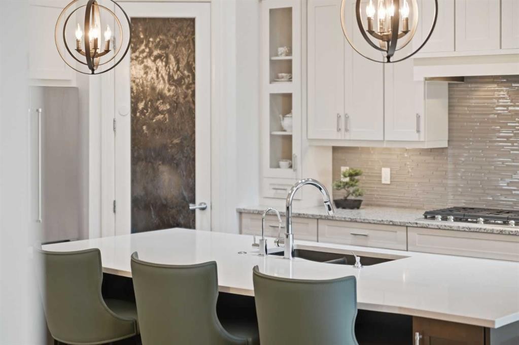 117 Spring Water Close, Heritage Pointe, AB - Indoor Photo Showing Kitchen With Upgraded Kitchen