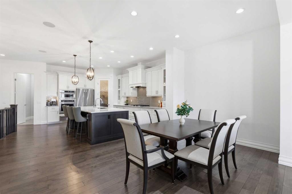 117 Spring Water Close, Heritage Pointe, AB - Indoor Photo Showing Dining Room