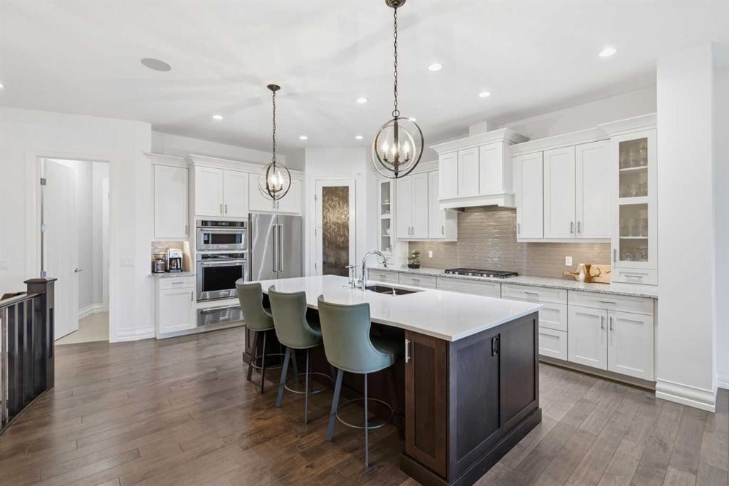 117 Spring Water Close, Heritage Pointe, AB - Indoor Photo Showing Kitchen With Upgraded Kitchen