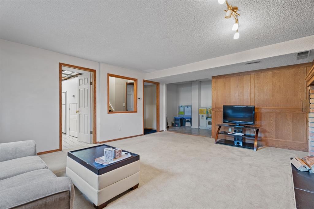 133 Carr Crescent, Okotoks, AB - Indoor