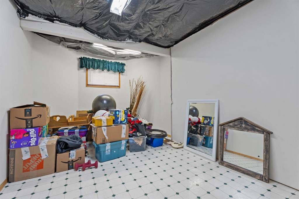 133 Carr Crescent, Okotoks, AB - Indoor
