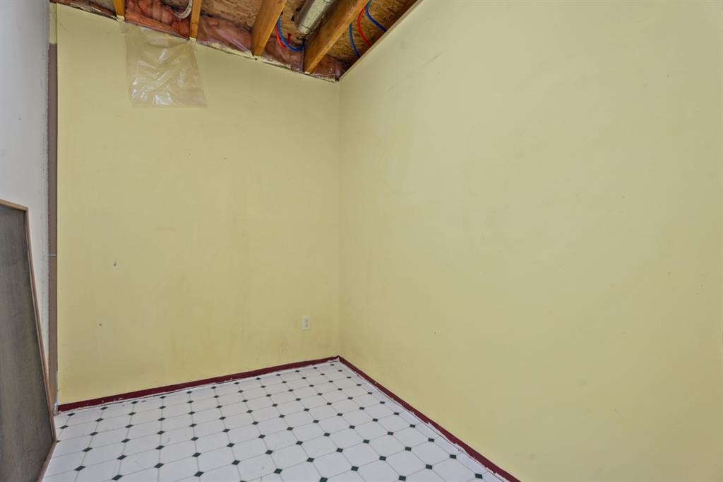 133 Carr Crescent, Okotoks, AB - Indoor